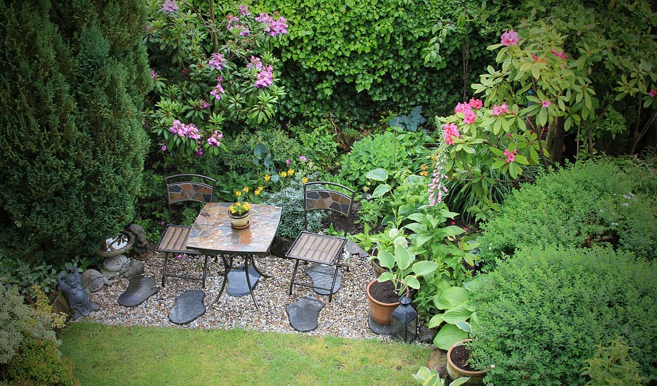 Tips to Enlarge Your Small Garden